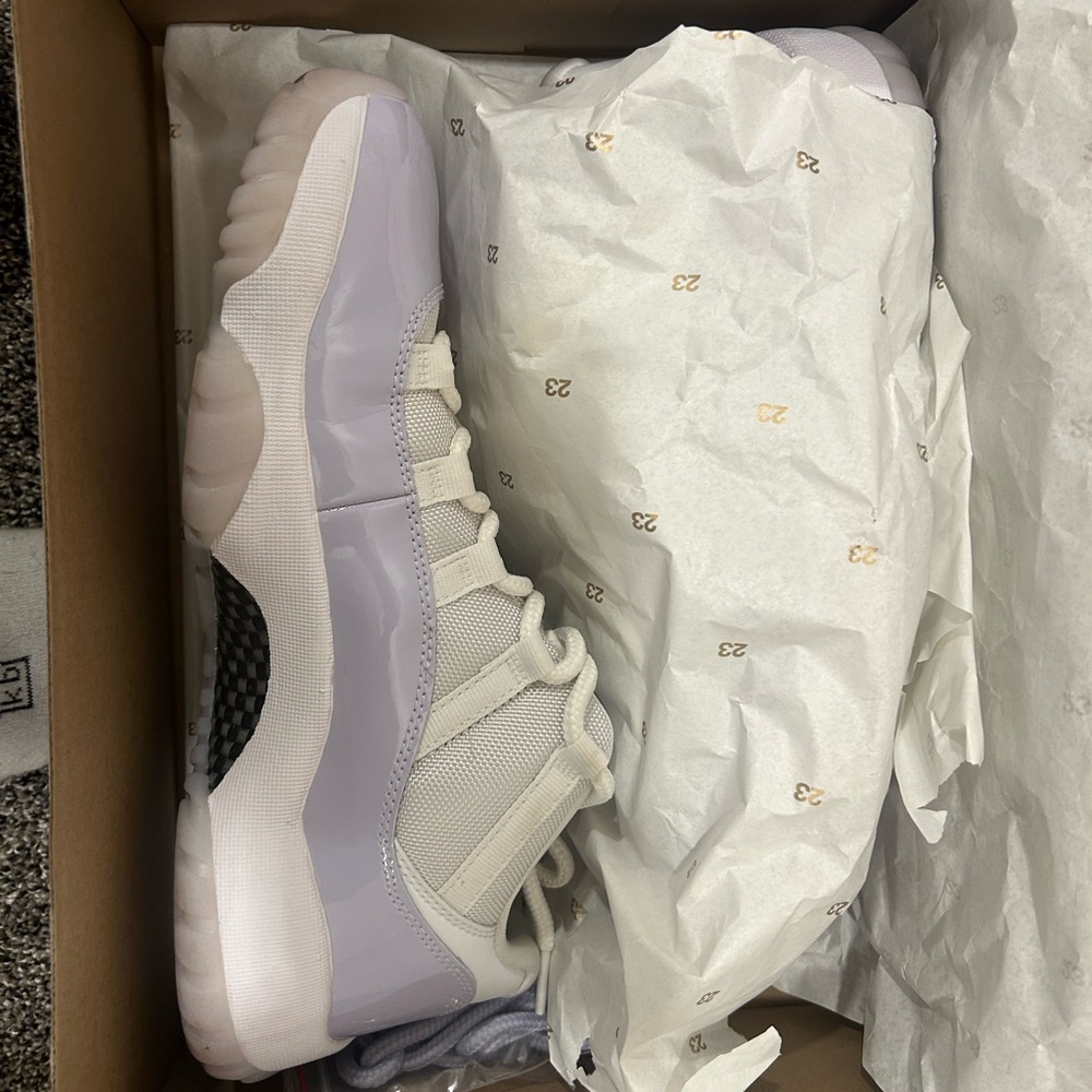 Pure Violet Jordan 11 Low